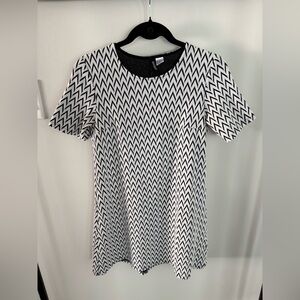 H&M Monochrome Zigzag Mini Dress